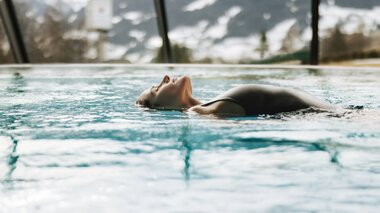 Relax World Entspannen im Thermalwasser | © Alpentherme Gastein/Paul Bauer