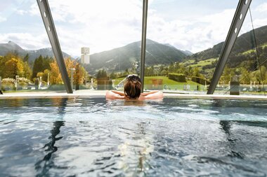 Relax World Entspannen im Thermalwasser mit Panoramablick | © SalzburgerLand Tourismus/Marktl