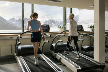 Sports World Fitness Center Frauen am Laufband | © Alpentherme Gastein/Paul Bauer