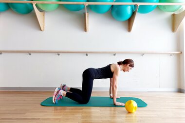Fitness Übung für die Bauchmuskeln | © Alpentherme Gastein