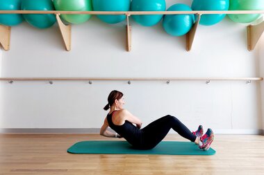 Fitness Übung für die Bauchmuskeln | © Alpentherme Gastein