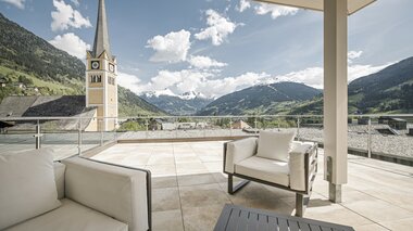 Hotel Norica Dachterrasse im Sommer mit gemütlichen Loungemöbel | © Hotel Norica 